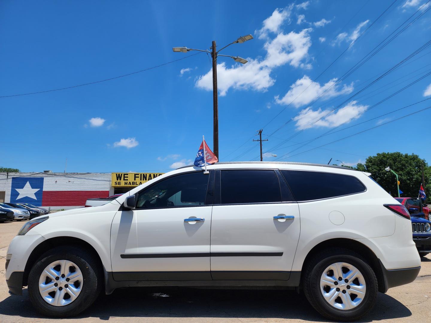 2014 WHITE Chevrolet Traverse LS w/PDC (1GNKRFED1EJ) with an 3.6L V6 DOHC 24V engine, 6-Speed Automatic transmission, located at 2660 S.Garland Avenue	, Garland, TX, 75041, (469) 298-3118, 32.885387, -96.656776 - CASH$$$$$$ TRAVERSE!! This is a very clean 2014 Chevrolet Traverse LS w/PDC SPORT UTILITY! 3rd Row Seating! Come in for a test drive today. We are open from 10am-7pm Monday-Saturday. Call us with any questions at 469.202.7468, or email us at DallasAutos4Less.com. - Photo#6